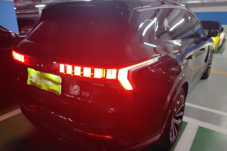 Used Lynk & Co 09 EM-P 2024 2.0TD EM-P Four-Wheel Drive ULTRA Six-Seater Rear Right 45 Deg