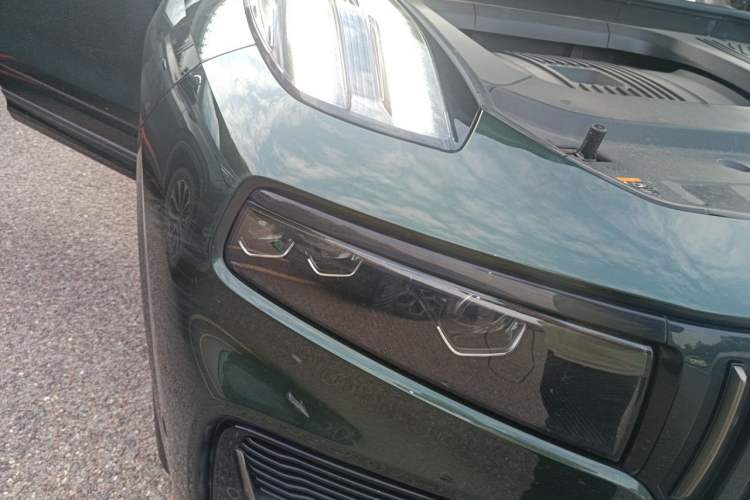 Used Lynk & Co 09 EM-P 2024 2.0TD EM-P Four-Wheel Drive ULTRA Six-Seater Right Front Headlight