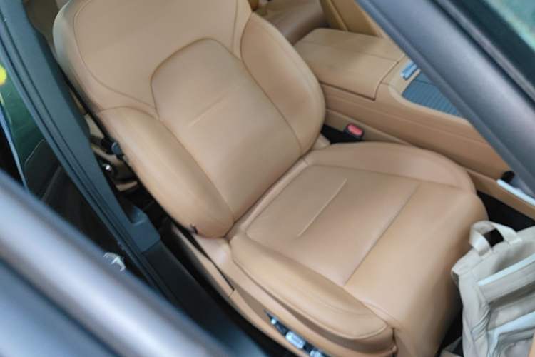 Used Lynk & Co 09 EM-P 2024 2.0TD EM-P Four-Wheel Drive ULTRA Six-Seater Right Front Seat