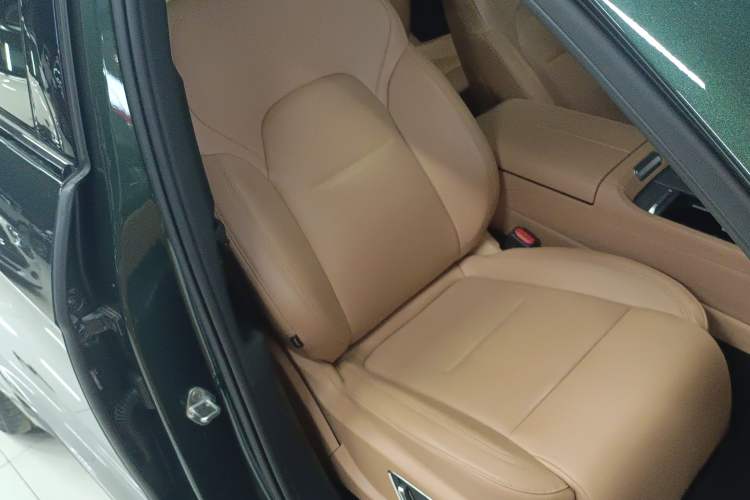 Used Lynk & Co 09 EM-P 2024 2.0TD EM-P Four-Wheel Drive ULTRA Six-Seater Right Front Seat
