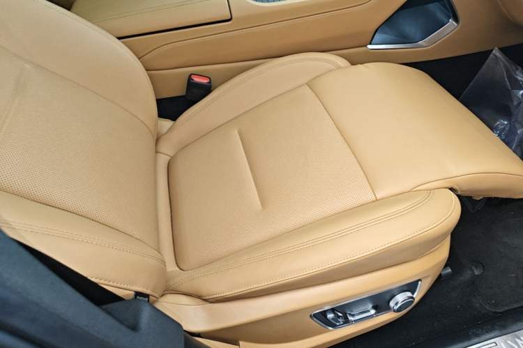 Used Lynk & Co 09 EM-P 2024 2.0TD EM-P Four-Wheel Drive HALO Six-Seater Right Front Seat