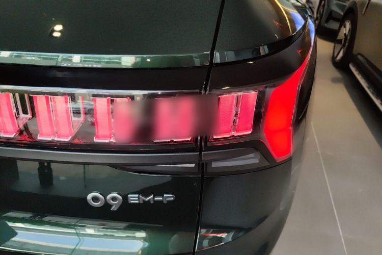 Used Lynk & Co 09 EM-P 2024 2.0TD EM-P Four-Wheel Drive ULTRA Six-Seater Right Rear Taillight