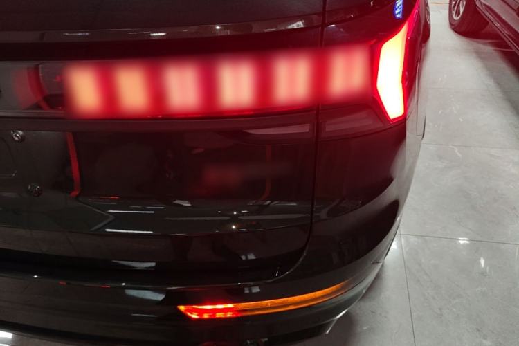 Used Lynk & Co 09 EM-P 2024 2.0TD EM-P Four-Wheel Drive ULTRA Six-Seater Right Rear Taillight