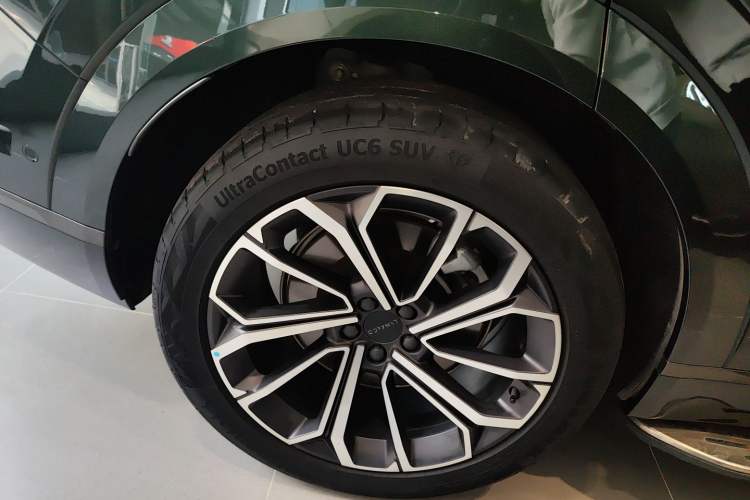 Used Lynk & Co 09 EM-P 2024 2.0TD EM-P Four-Wheel Drive ULTRA Six-Seater Right Rear Wheel Hub