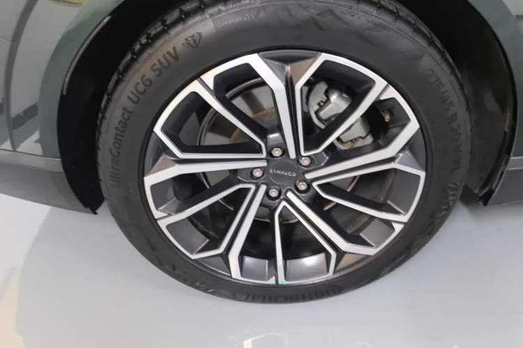 Used Lynk & Co 09 EM-P 2024 2.0TD EM-P Four-Wheel Drive ULTRA Six-Seater Right Rear Wheel Hub