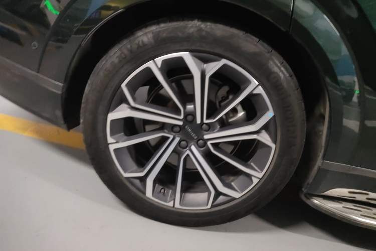 Used Lynk & Co 09 EM-P 2024 2.0TD EM-P Four-Wheel Drive ULTRA Six-Seater Right Rear Wheel Hub