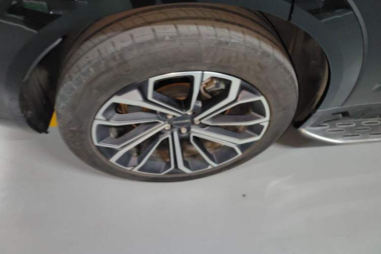 Used Lynk & Co 09 EM-P 2024 2.0TD EM-P Four-Wheel Drive ULTRA Six-Seater Right Rear Wheel Hub