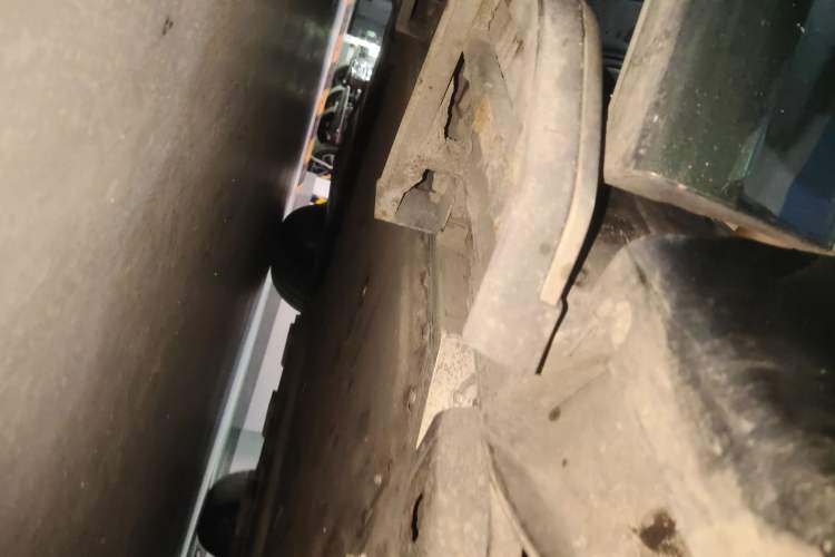 Used Lynk & Co 09 EM-P 2024 2.0TD EM-P Four-Wheel Drive ULTRA Six-Seater Right Side Sill