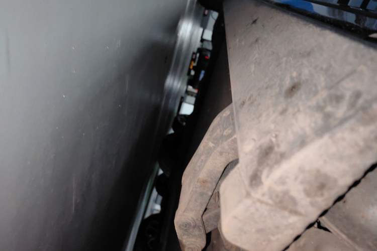 Used Lynk & Co 09 EM-P 2024 2.0TD EM-P Four-Wheel Drive ULTRA Six-Seater Right Side Sill