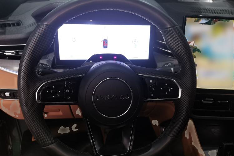 Used Lynk & Co 09 EM-P 2024 2.0TD EM-P Four-Wheel Drive ULTRA Six-Seater Steering Wheel
