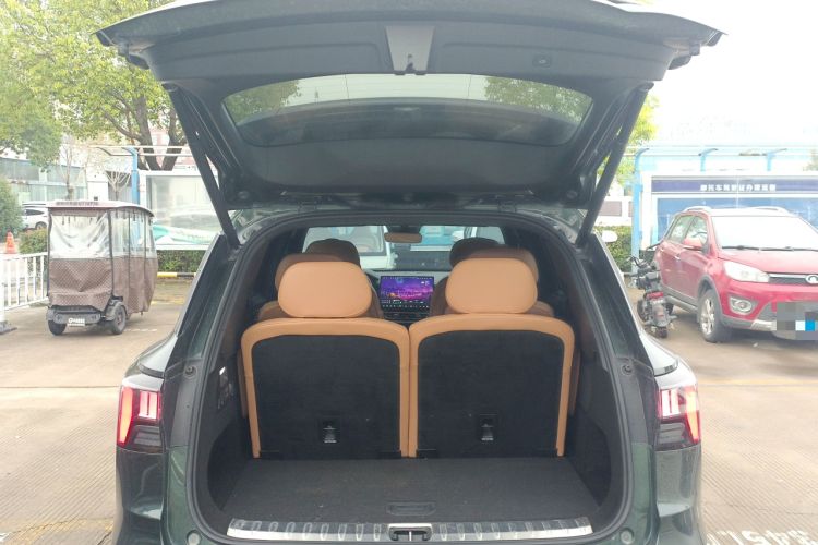 Used Lynk & Co 09 EM-P 2024 2.0TD EM-P Four-Wheel Drive ULTRA Six-Seater Trunk