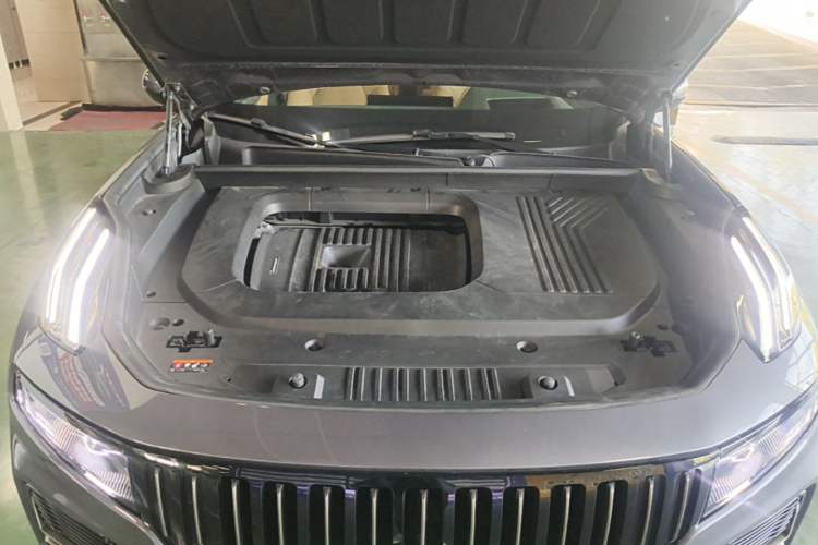 Used Lynk & Co 09 EM-P 2024 2.0TD EM-P Four-Wheel Drive HALO Six-Seater Engine Bay
