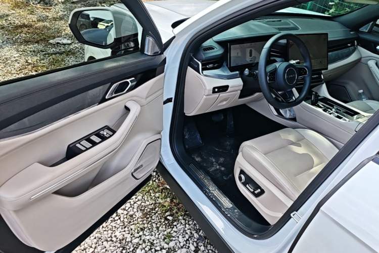 Used Lynk & Co 09 EM-P 2024 2.0TD EM-P Four-Wheel Drive ULTRA Six-Seater Driver Seat
