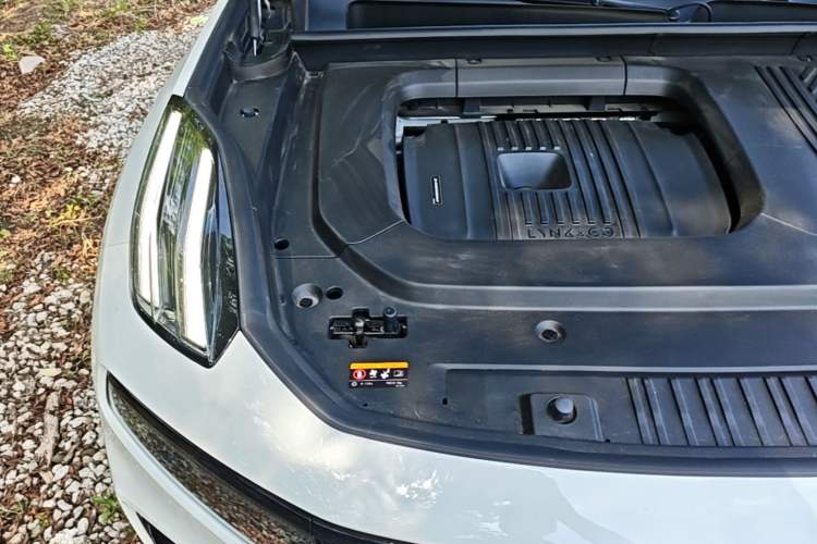 Used Lynk & Co 09 EM-P 2024 2.0TD EM-P Four-Wheel Drive ULTRA Six-Seater Engine Bay Right