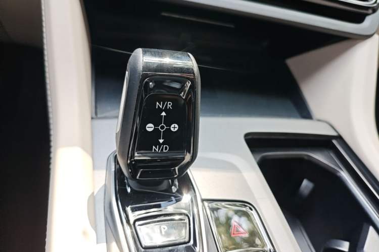 Used Lynk & Co 09 EM-P 2024 2.0TD EM-P Four-Wheel Drive ULTRA Six-Seater Gear Lever