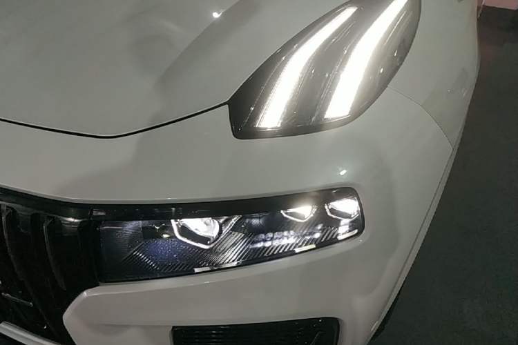 Used Lynk & Co 09 EM-P 2024 2.0TD EM-P Four-Wheel Drive HALO Six-Seater Left Front Headlight