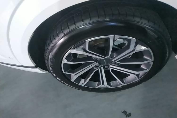 Used Lynk & Co 09 EM-P 2024 2.0TD EM-P Four-Wheel Drive HALO Six-Seater Right Rear Wheel Hub