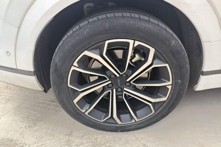 Used Lynk & Co 09 EM-P 2024 2.0TD EM-P Four-Wheel Drive ULTRA Six-Seater Right Rear Wheel Hub