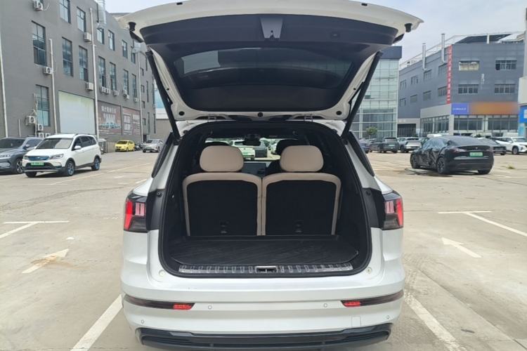 Used Lynk & Co 09 EM-P 2024 2.0TD EM-P Four-Wheel Drive ULTRA Six-Seater Trunk