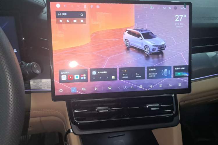 Used Lynk & Co 09 EM-P 2025 2.0TD EM-P Four-Wheel Drive Max Five Seats Audio And AC Panel