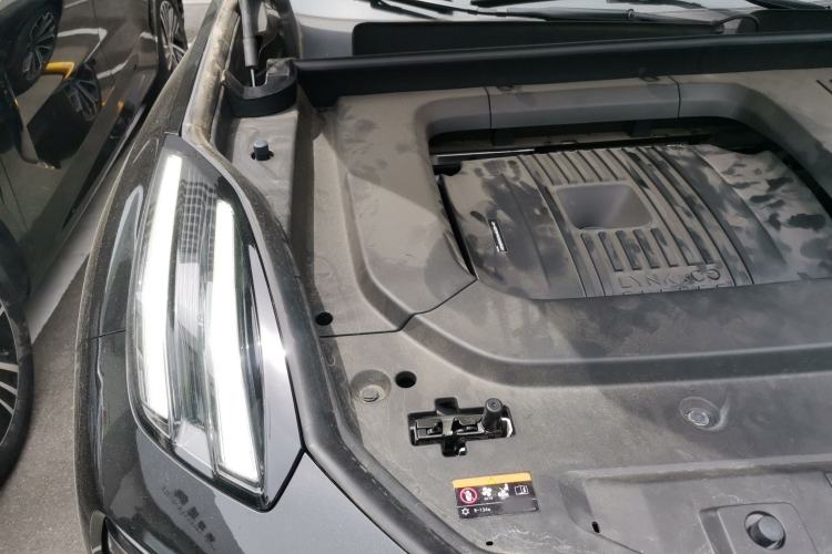 Used Lynk & Co 09 EM-P 2025 2.0TD EM-P Four-Wheel Drive Max Five Seats Engine Bay Right