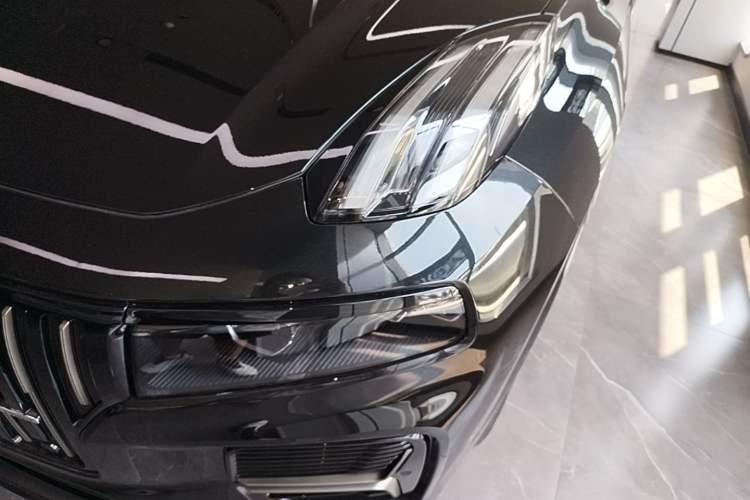 Used Lynk & Co 09 EM-P 2025 2.0TD EM-P Four-Wheel Drive Max Five Seats Left Front Headlight