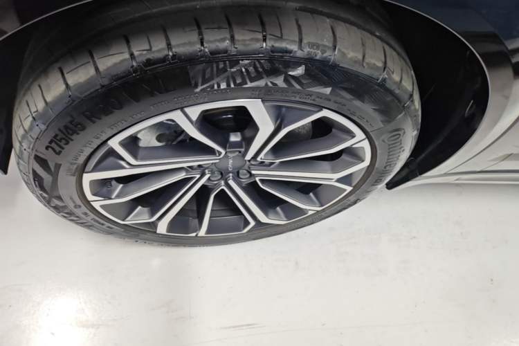 Used Lynk & Co 09 EM-P 2025 2.0TD EM-P Four-Wheel Drive Max Five Seats Left Front Wheel Hub
