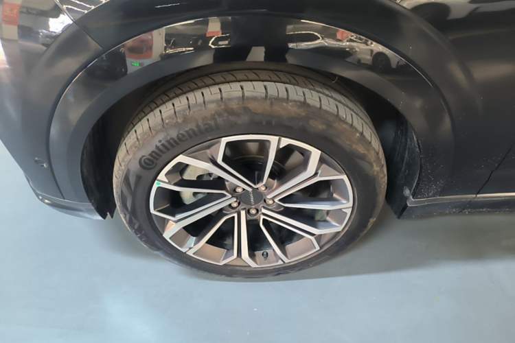 Used Lynk & Co 09 EM-P 2025 2.0TD EM-P Four-Wheel Drive Max Five Seats Left Front Wheel Hub