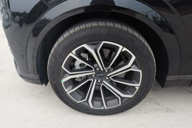Used Lynk & Co 09 EM-P 2025 2.0TD EM-P Four-Wheel Drive Max Five Seats Left Front Wheel Hub