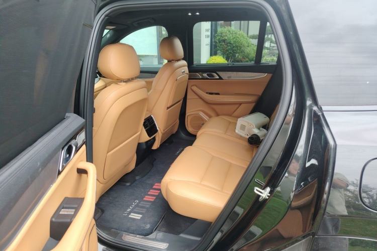 Used Lynk & Co 09 EM-P 2025 2.0TD EM-P Four-Wheel Drive Max Five Seats Left Rear Seat