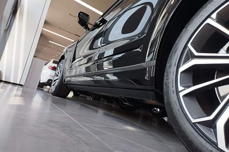 Used Lynk & Co 09 EM-P 2025 2.0TD EM-P Four-Wheel Drive Max Five Seats Left Side Sill