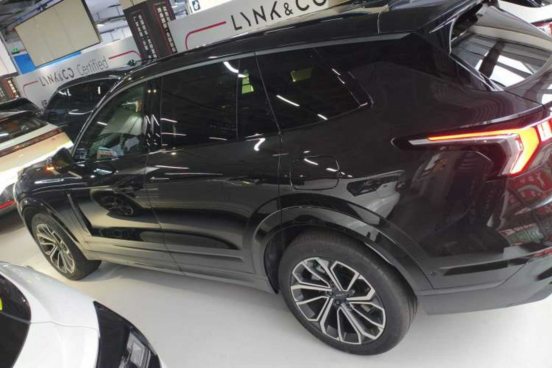 Used Lynk & Co 09 EM-P 2025 2.0TD EM-P Four-Wheel Drive Max Five Seats Left Side