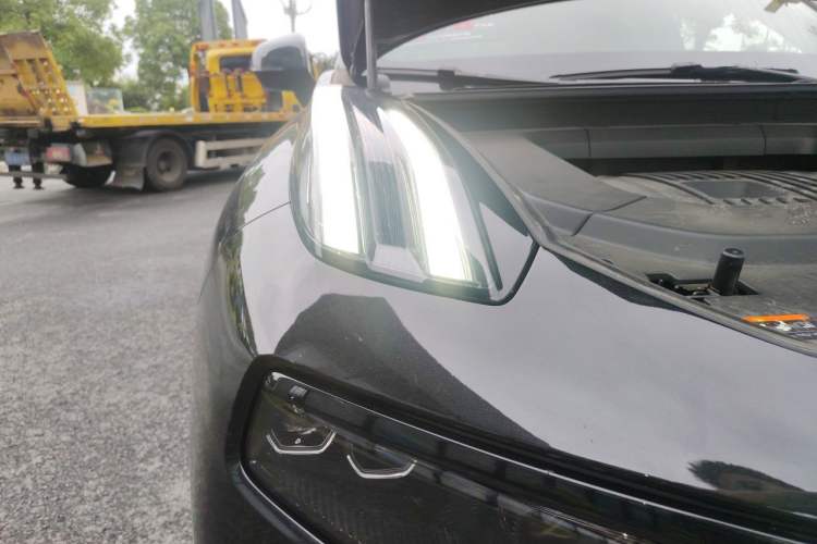 Used Lynk & Co 09 EM-P 2025 2.0TD EM-P Four-Wheel Drive Max Five Seats Right Front Headlight