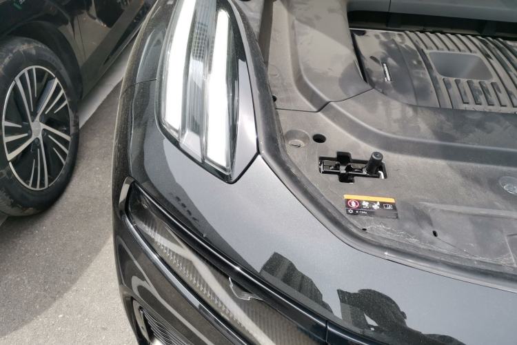Used Lynk & Co 09 EM-P 2025 2.0TD EM-P Four-Wheel Drive Max Five Seats Right Front Headlight