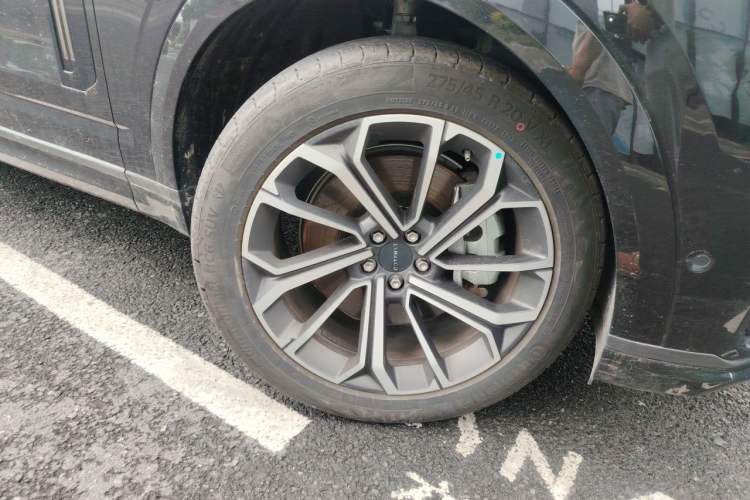 Used Lynk & Co 09 EM-P 2025 2.0TD EM-P Four-Wheel Drive Max Five Seats Right Front Wheel Hub