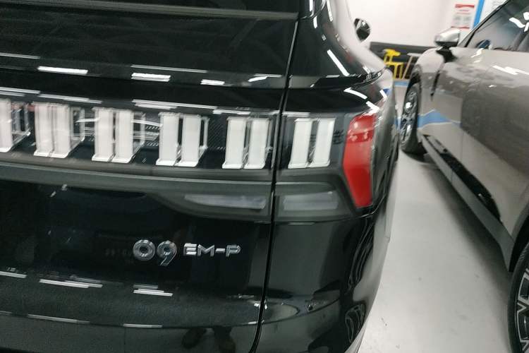 Used Lynk & Co 09 EM-P 2025 2.0TD EM-P Four-Wheel Drive Max Five Seats Right Rear Taillight
