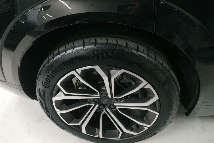 Used Lynk & Co 09 EM-P 2025 2.0TD EM-P Four-Wheel Drive Max Five Seats Right Rear Wheel Hub