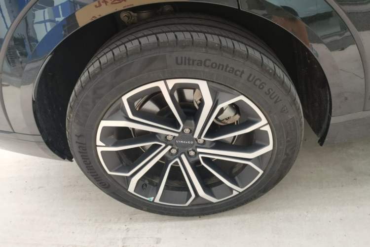 Used Lynk & Co 09 EM-P 2025 2.0TD EM-P Four-Wheel Drive Max Five Seats Right Rear Wheel Hub