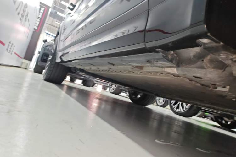 Used Lynk & Co 09 EM-P 2025 2.0TD EM-P Four-Wheel Drive Max Five Seats Right Side Sill