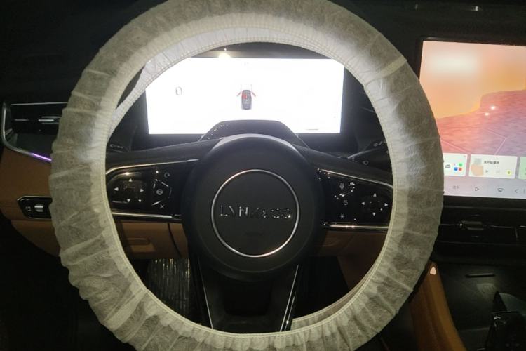 Used Lynk & Co 09 EM-P 2025 2.0TD EM-P Four-Wheel Drive Max Five Seats Steering Wheel