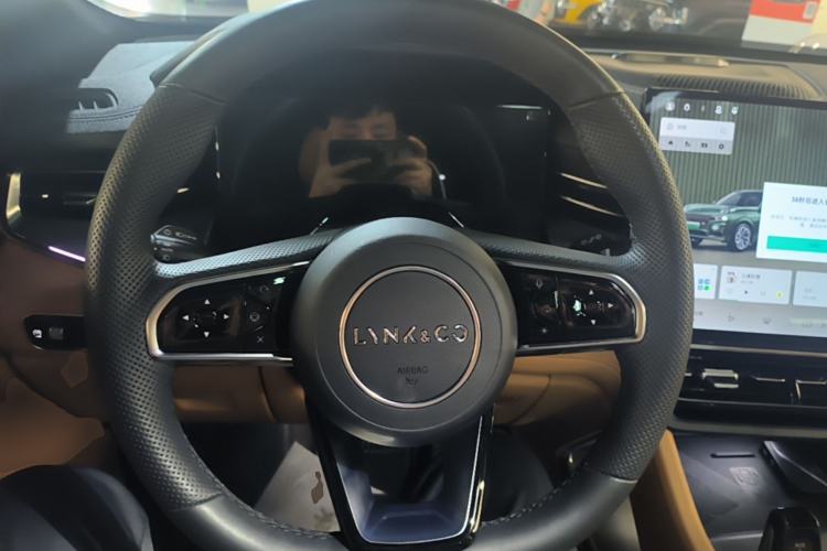 Used Lynk & Co 09 EM-P 2025 2.0TD EM-P Four-Wheel Drive Max Five Seats Steering Wheel