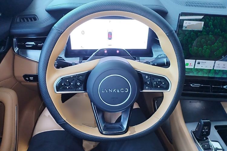Used Lynk & Co 09 EM-P 2025 2.0TD EM-P Four-Wheel Drive Max Five Seats Steering Wheel