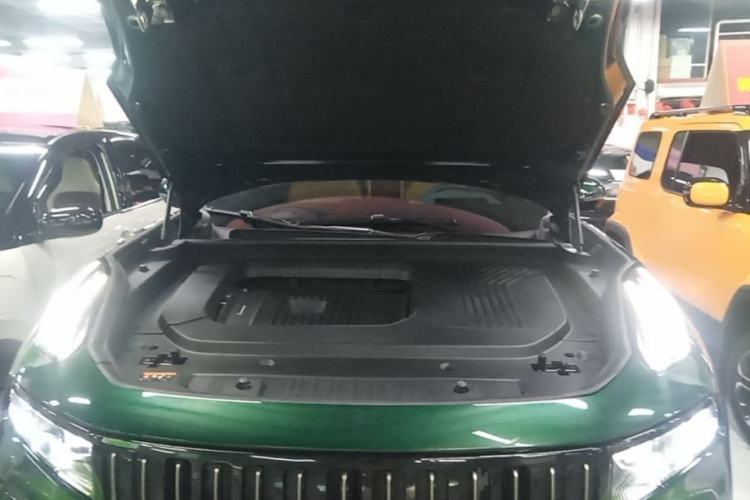 Used Lynk & Co 09 EM-P 2025 2.0TD EM-P Four-Wheel Drive Max Five Seats Engine Bay