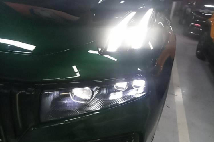 Used Lynk & Co 09 EM-P 2025 2.0TD EM-P Four-Wheel Drive Max Five Seats Left Front Headlight