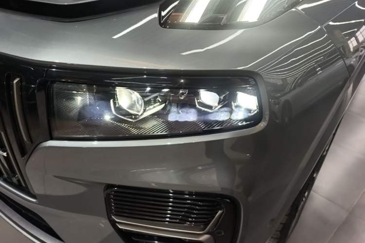 Used Lynk & Co 09 EM-P 2025 2.0TD EM-P Four-Wheel Drive Max Five Seats Left Front Headlight