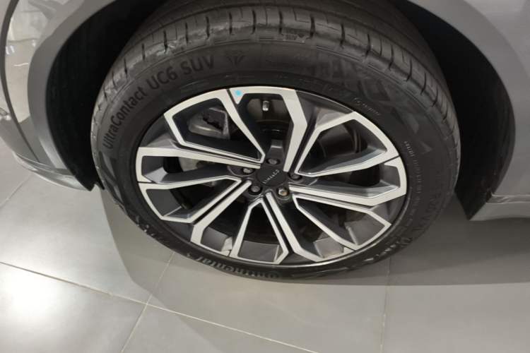 Used Lynk & Co 09 EM-P 2025 2.0TD EM-P Four-Wheel Drive Max Five Seats Left Front Wheel Hub