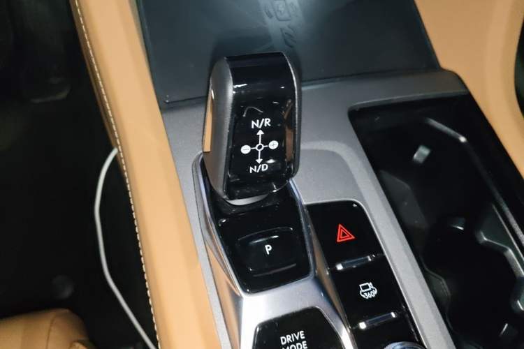 Used Lynk & Co 09 EM-P 2025 2.0TD EM-P Four-Wheel Drive Max Five Seats Gear Lever