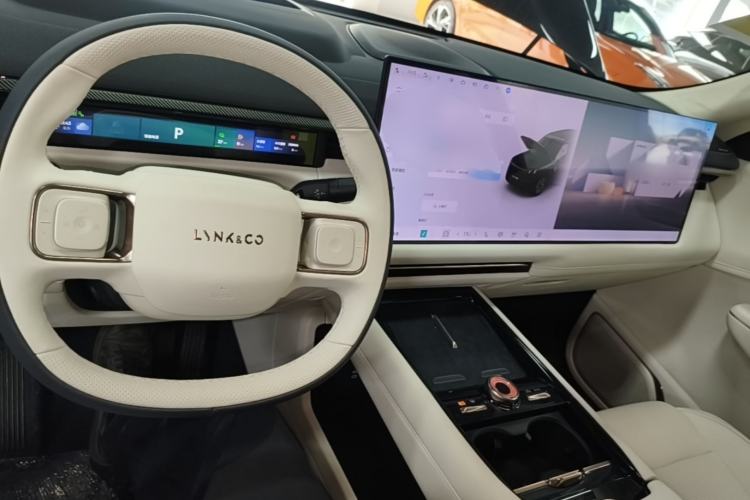 Used Lynk & Co 900 2025 1.5T Ultra Center Console