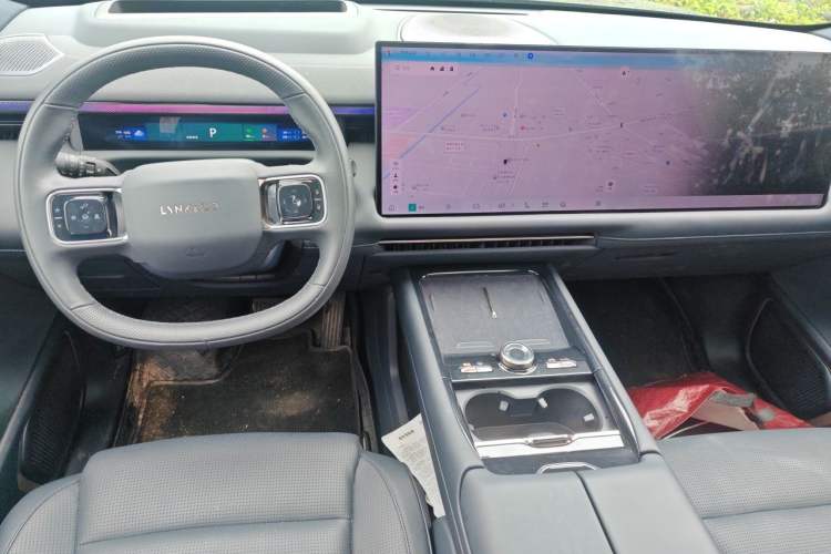 Used Lynk & Co 900 2025 2.0T Ultra Center Console