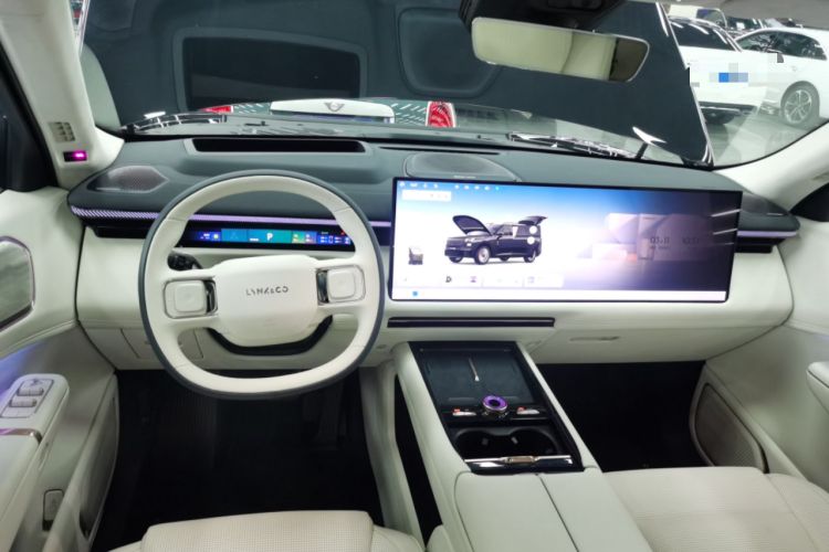 Used Lynk & Co 900 2025 2.0T Exploration Edition Center Console